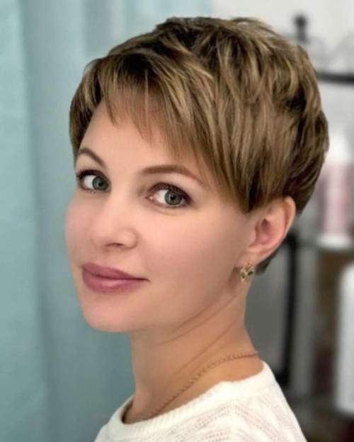 Bangs réels 2023: photos, types à la mode, tendances