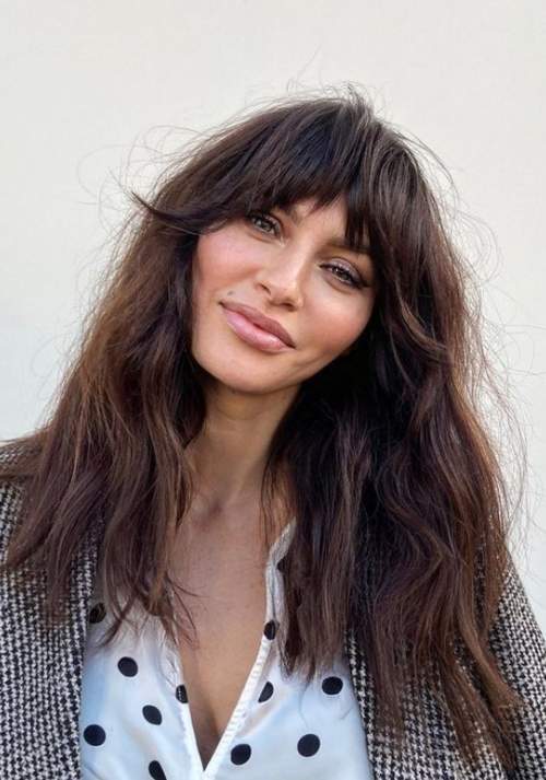 Bangs réels 2023: photos, types à la mode, tendances