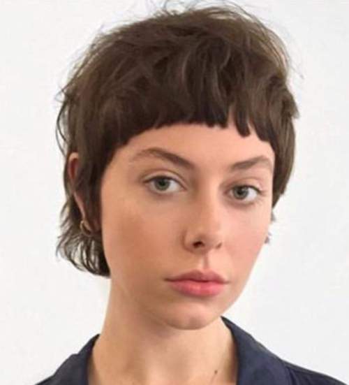 Bangs réels 2023: photos, types à la mode, tendances