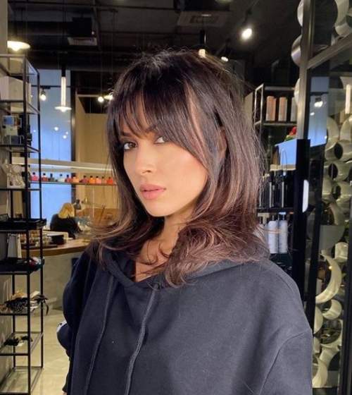 Bangs réels 2023: photos, types à la mode, tendances