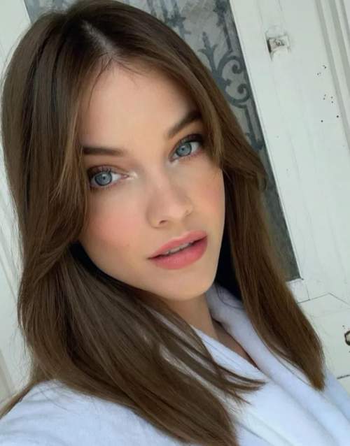 Rideau de frange aux cheveux longs: coupes de cheveux 2023, photo