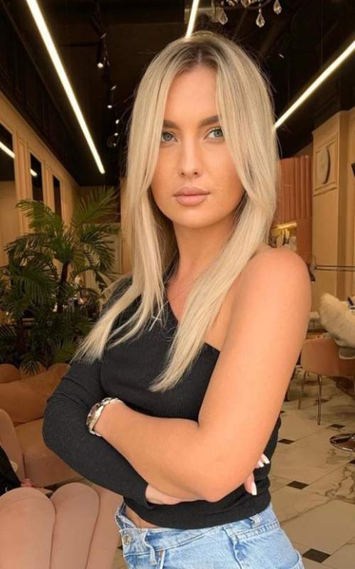 Rideau de frange aux cheveux longs: coupes de cheveux 2023, photo