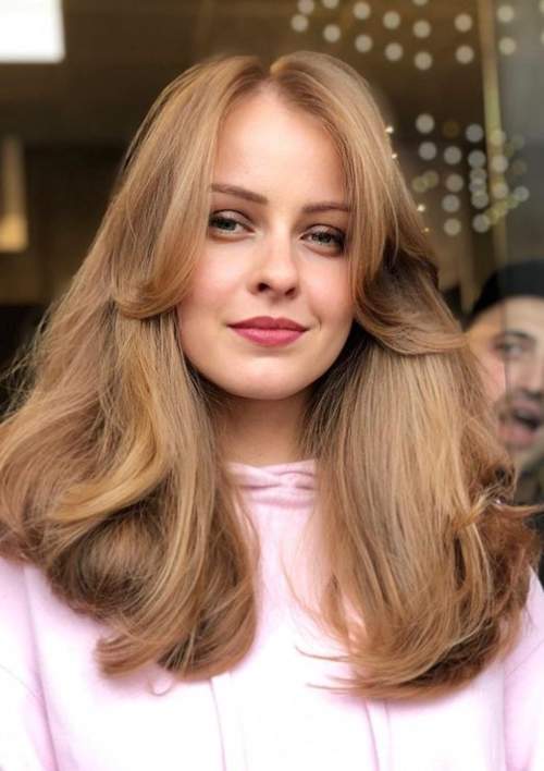 Rideau de frange aux cheveux longs: coupes de cheveux 2023, photo