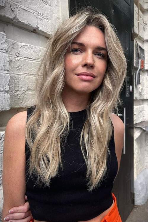 Rideau de frange aux cheveux longs: coupes de cheveux 2023, photo