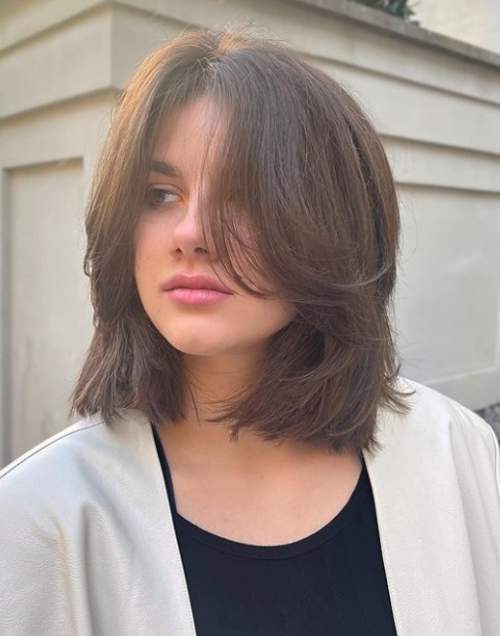 Rideau de frange aux cheveux longs: coupes de cheveux 2023, photo