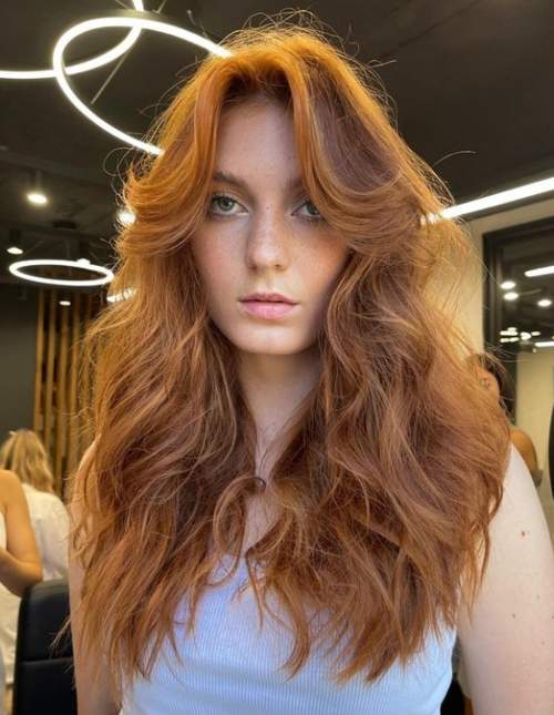 Rideau de frange aux cheveux longs: coupes de cheveux 2023, photo