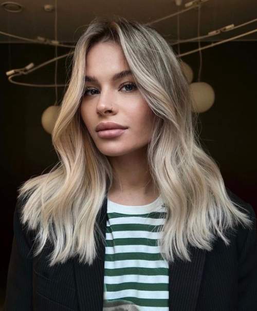 Rideau de frange aux cheveux longs: coupes de cheveux 2023, photo