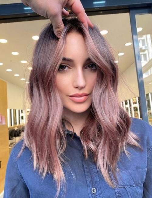 Rideau de frange aux cheveux longs: coupes de cheveux 2023, photo