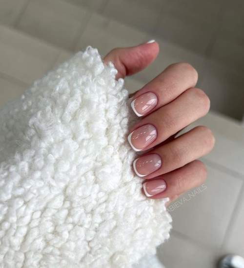 Veste blanche pour ongles courts