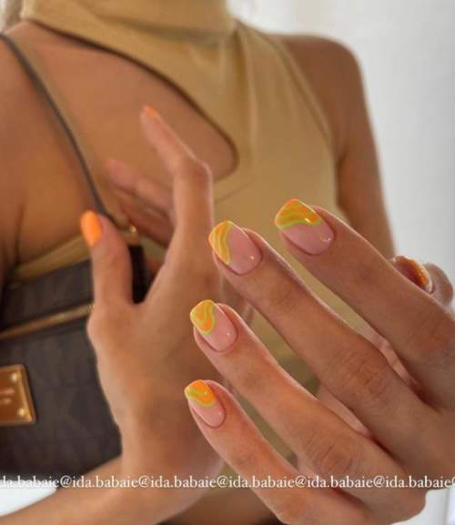 Nail art sur le bout des ongles