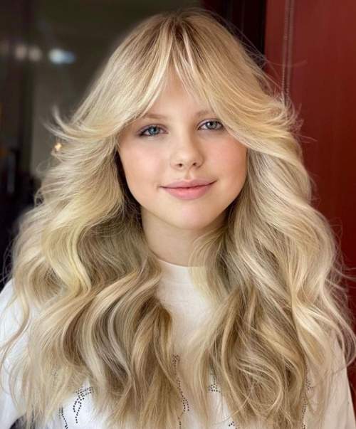 Coupe de cheveux longue avec frange