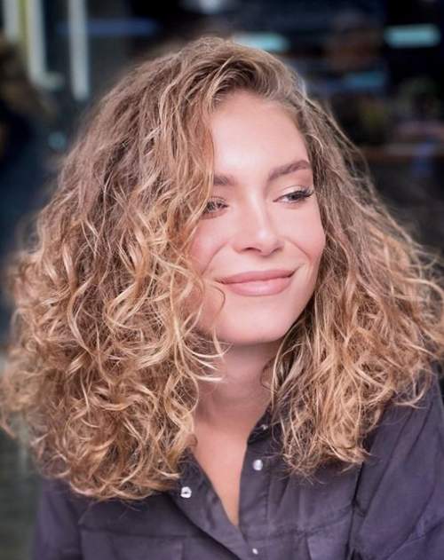 Coupes de cheveux bouclés