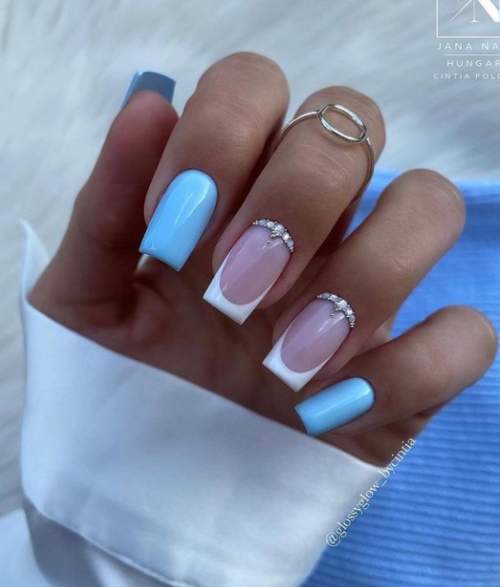 Veste blanche et bleue