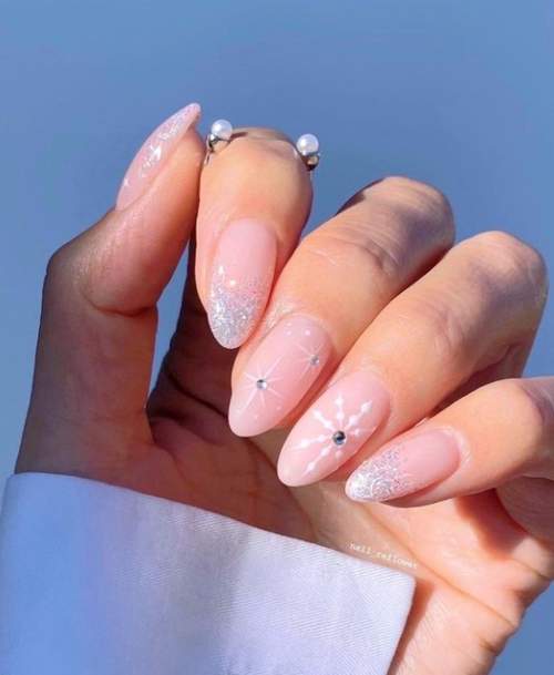 Veste du Nouvel An 2023: manucure pour l'année du Lapin d'Eau