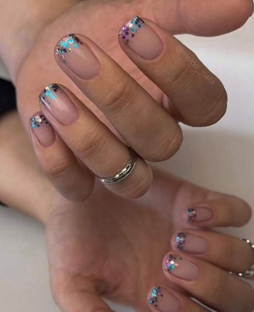 Veste du Nouvel An 2023: manucure pour l'année du Lapin d'Eau