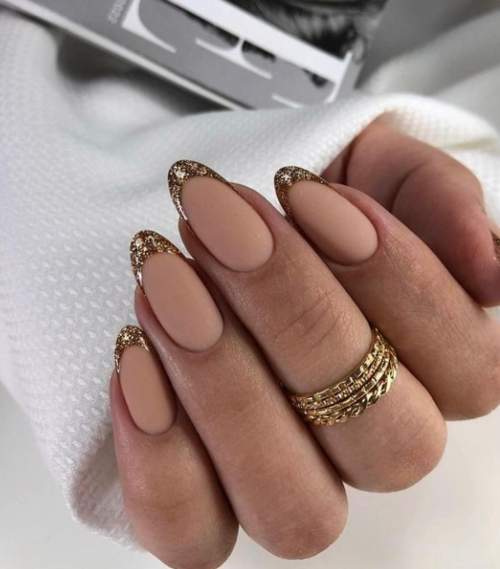 Veste du Nouvel An 2023: manucure pour l'année du Lapin d'Eau