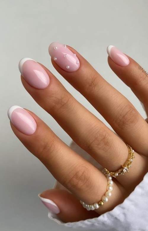 Veste du Nouvel An 2023: manucure pour l'année du Lapin d'Eau