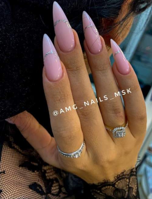 Veste du Nouvel An 2023: manucure pour l'année du Lapin d'Eau