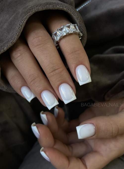 Veste du Nouvel An 2023: manucure pour l'année du Lapin d'Eau