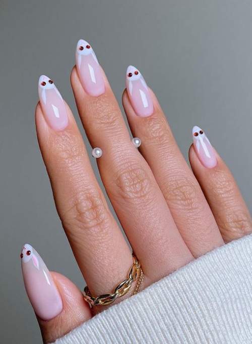 Veste du Nouvel An 2023: manucure pour l'année du Lapin d'Eau