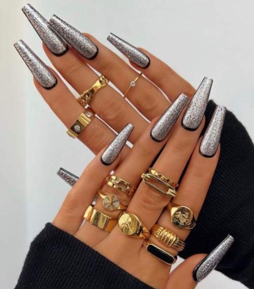 Manucure du Nouvel An en argent