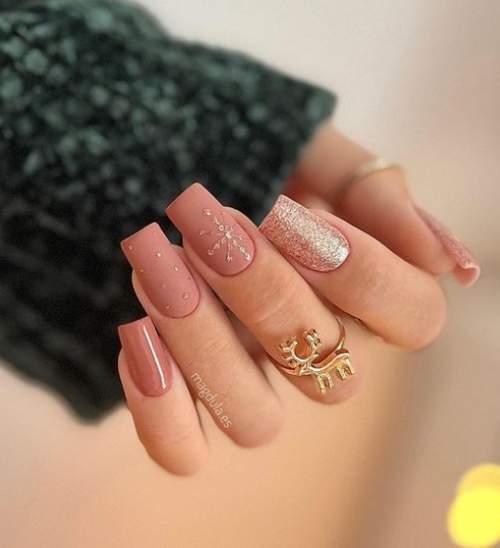 Manucure nouvel an 2023 nuances