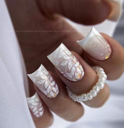 Manucure française du Nouvel An