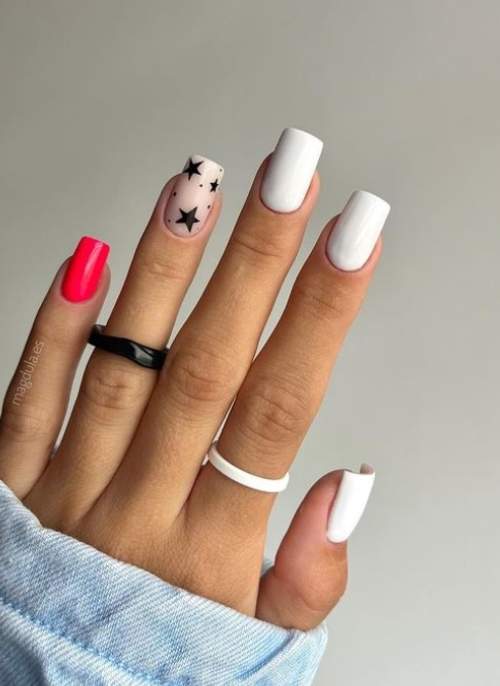 Manucure blanche du Nouvel An