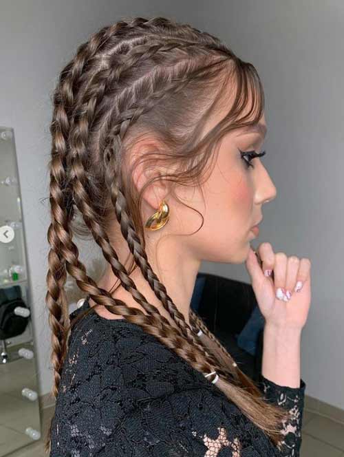 Beaucoup de coiffure de tresses