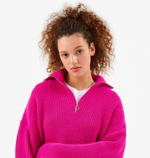 Coiffure avec des boucles