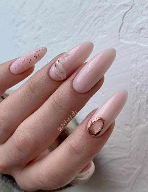 Manucure nue volumétrique