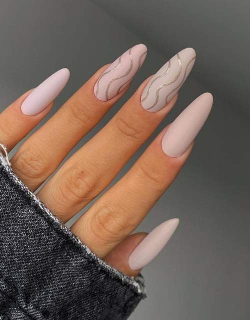 Ongles longs minimalisme nude
