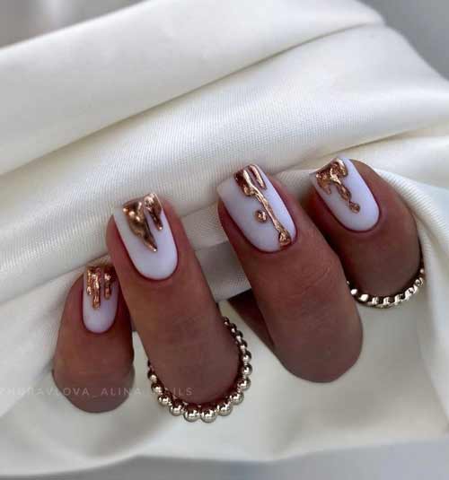 Vernis à ongles doré