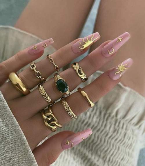 Frotter dans la conception des ongles 2023: photo d'une nouvelle manucure