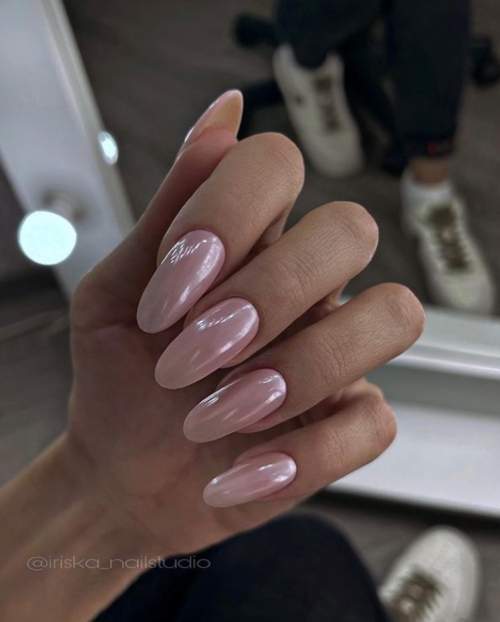 Frotter dans la conception des ongles 2023: photo d'une nouvelle manucure