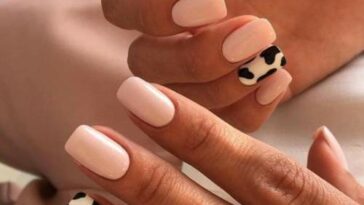 Manucure nude avec design