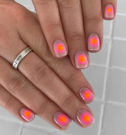 Dessins originaux sur ongles courts