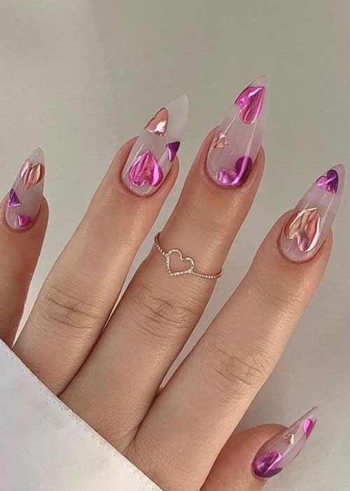 Manucure transparente avec un coeur