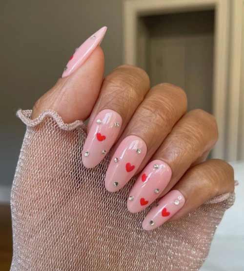 Coeurs de manucure et strass