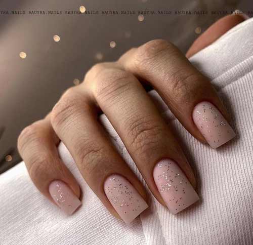 100 idées manucure pour le 14 février : une photo avec un nouveau design