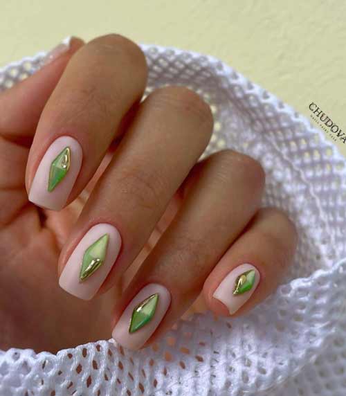 100 idées manucure pour le 14 février : une photo avec un nouveau design