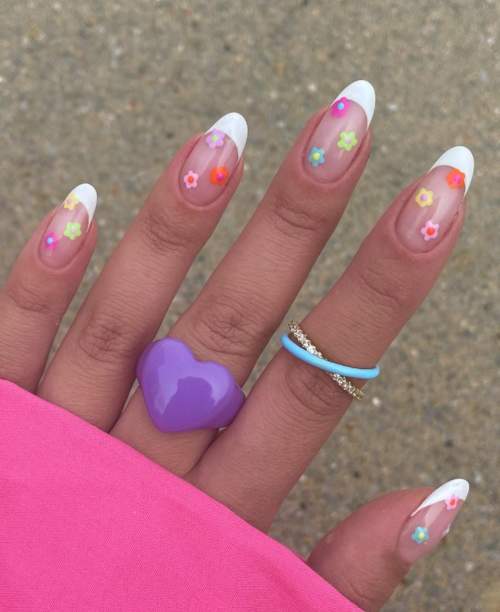 100 idées manucure pour le 14 février : une photo avec un nouveau design