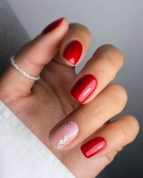 100 idées manucure pour le 14 février : une photo avec un nouveau design