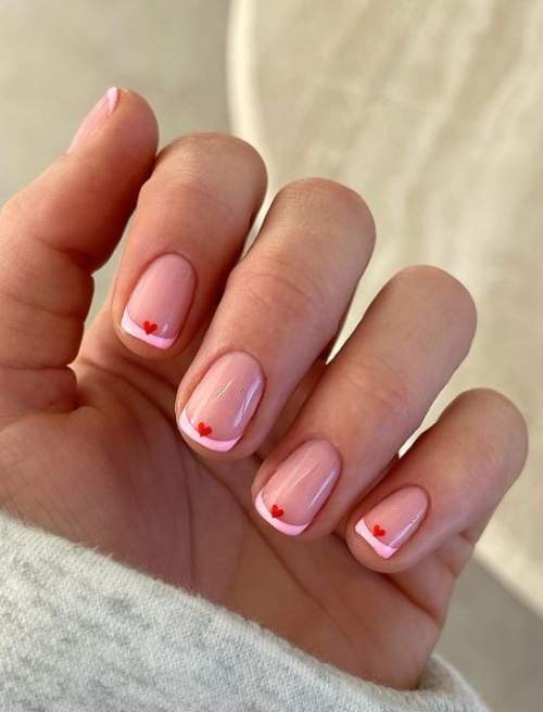 100 idées manucure pour le 14 février : une photo avec un nouveau design