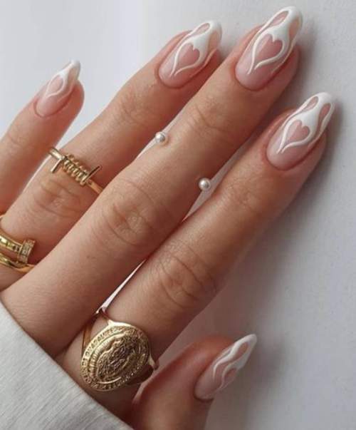 100 idées manucure pour le 14 février : une photo avec un nouveau design