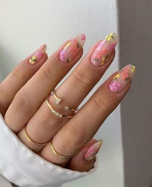 100 idées manucure pour le 14 février : une photo avec un nouveau design