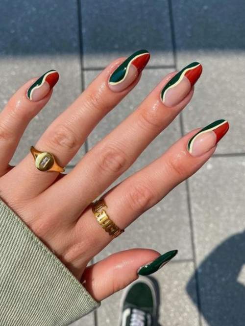 100 idées manucure pour le 14 février : une photo avec un nouveau design