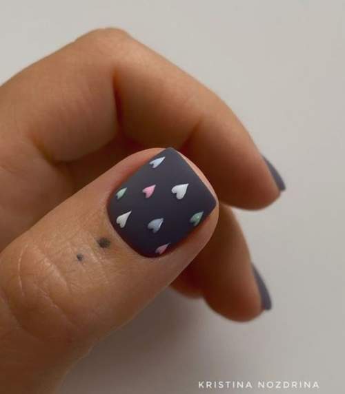 100 idées manucure pour le 14 février : une photo avec un nouveau design