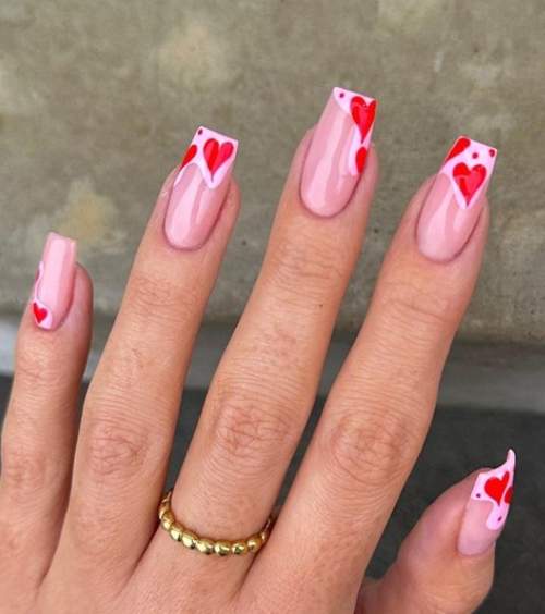 100 idées manucure pour le 14 février : une photo avec un nouveau design