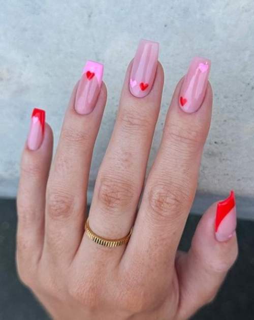 100 idées manucure pour le 14 février : une photo avec un nouveau design